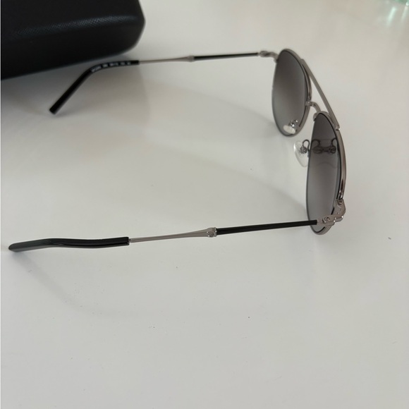 New ✨Ferragamo Black and Silver Aviators Unisex -✨Perfect gift! - Picture 5 of 5